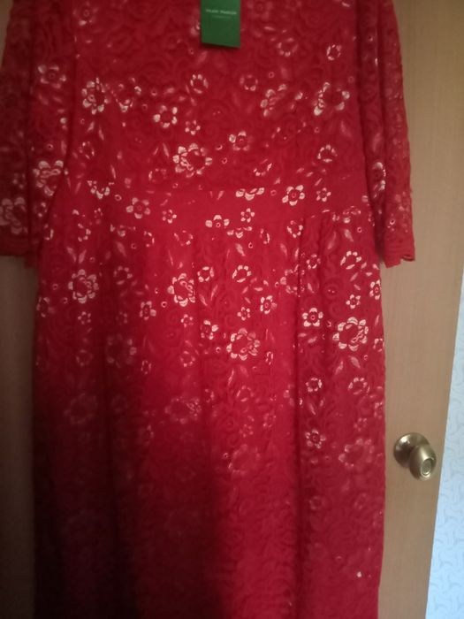 Продам платье новое