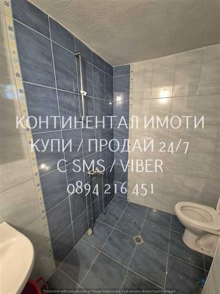 кодл 63060. Триетажна тухлена вила близнак 200м2 с обособен двор 350м2