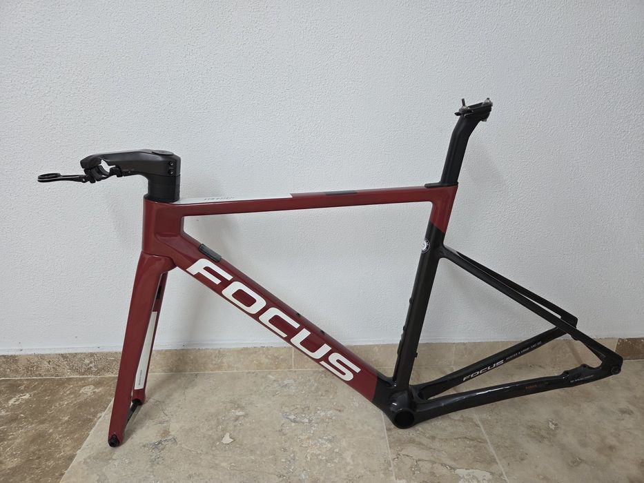 Cadru carbon FOCUS