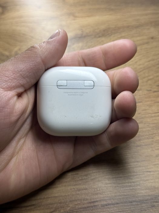 Продас наушники Airpods 4