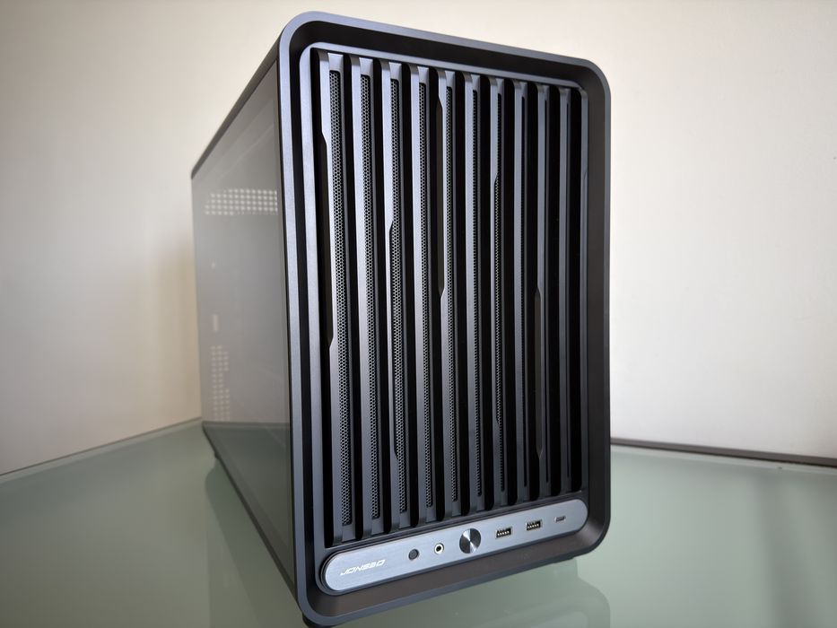 PC Super Silentios, Noctua, NITRO+ RX 9070, 32GB DDR5-6000 RGB ,1TB SSD, ROG X670E GENE, 7800X3D, Jonsbo D33