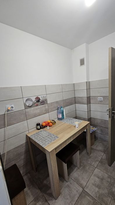 ÎNCHIRIEZ camera de apartament