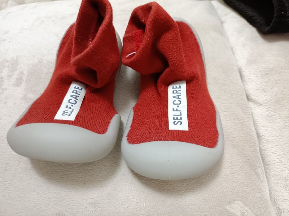 Продам детскую обувь