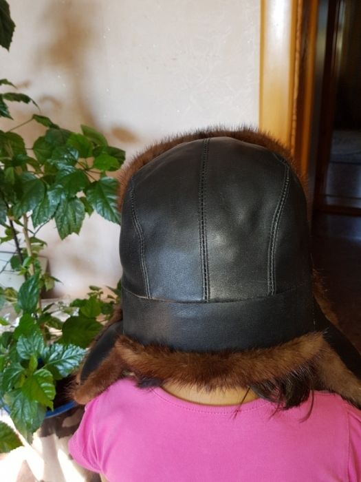 Продам  шапки из кожи и норки.