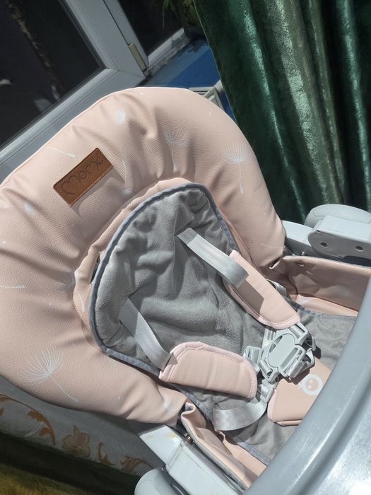 Scaun de masă  bebe