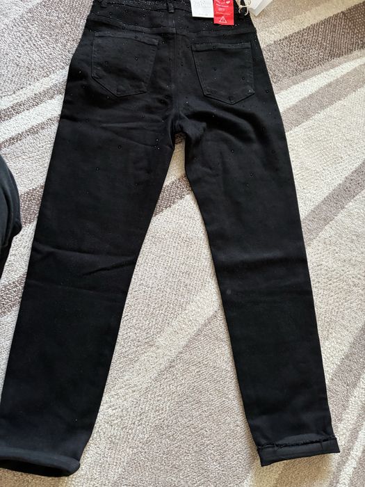 Дамски, черни дънки с камъчета