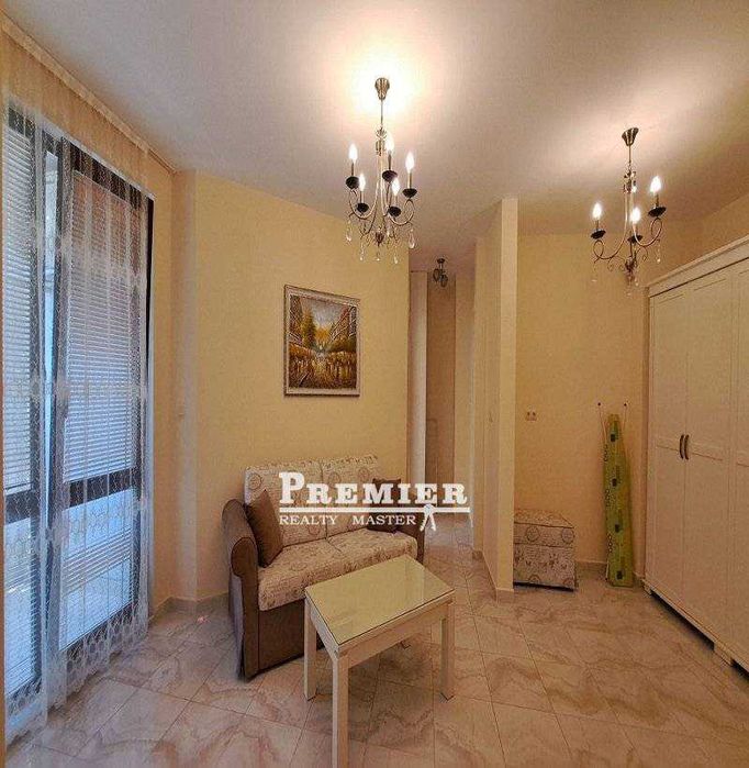 Предлагаме за продажба просторен 5-стаен апартамент