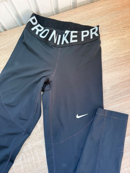 Colanti Nike ff buni pentru miscare