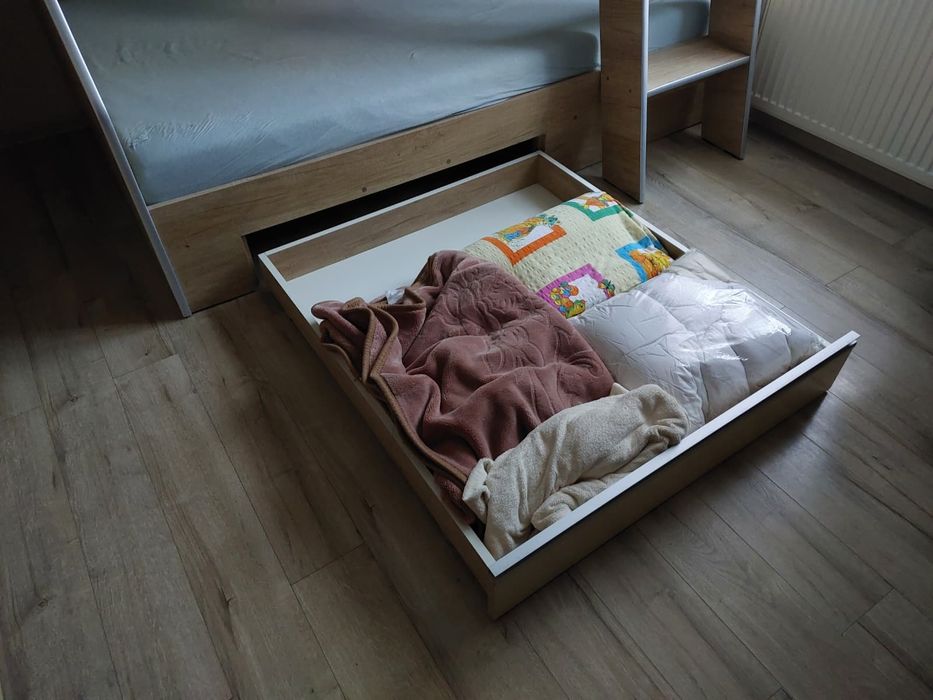 Pat supraetajat cu saltele incluse