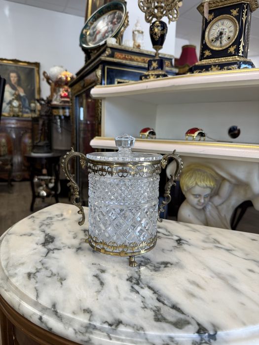 Bomboniera/zaharnita vintage din cristal si bronz