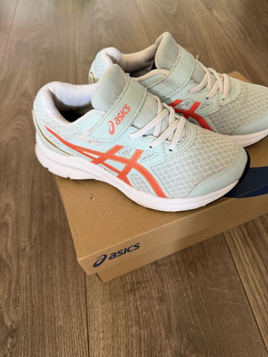 Маратонки Asics