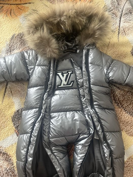 Продам  детские вещи