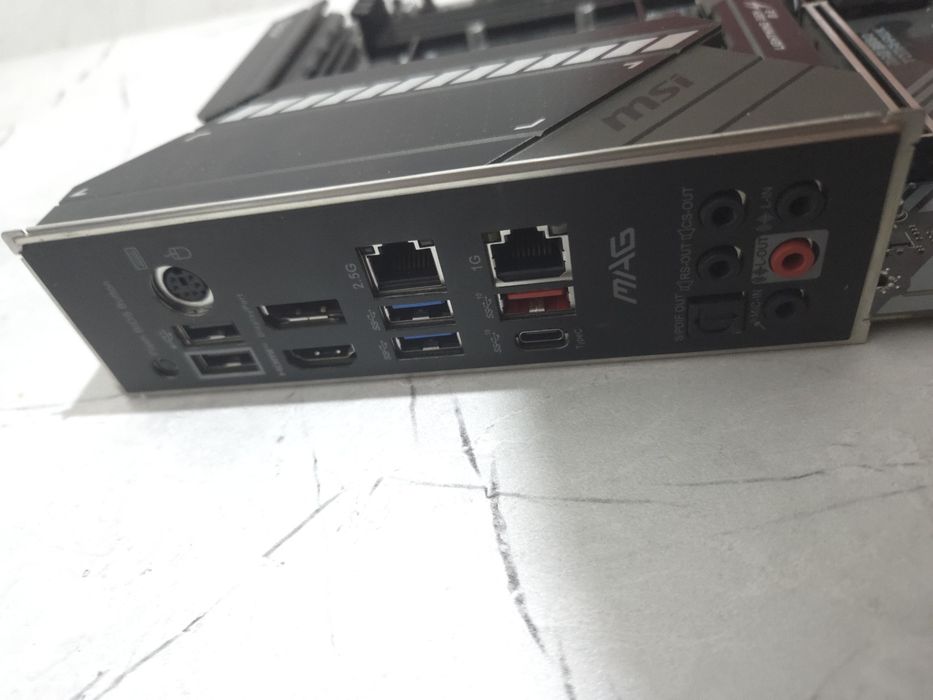MSI mag B550 tomahawk