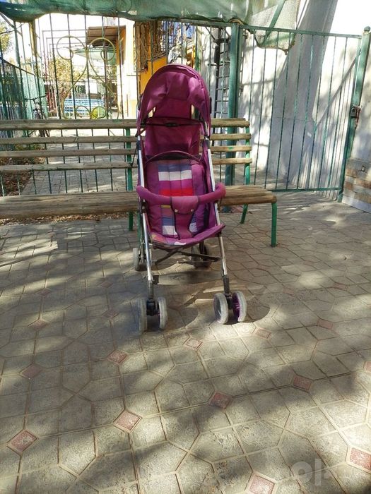 Коляска сотилади