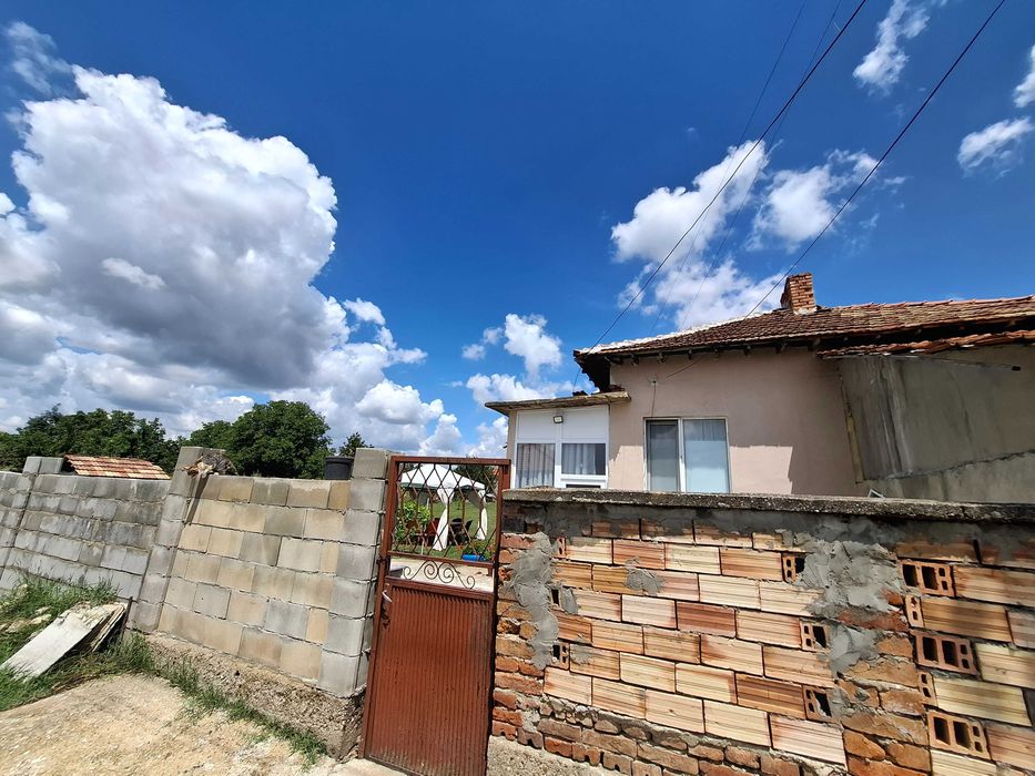 Продавам Къща в с.Острово