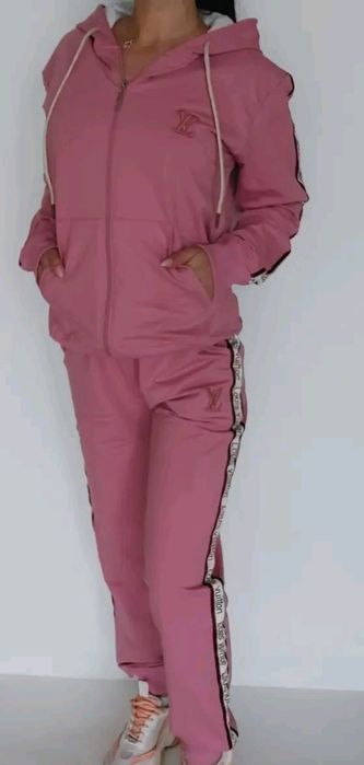 Дамски екипи ново