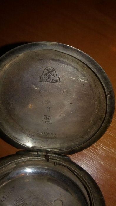 Продам серебрянный корпус от антикварных часов