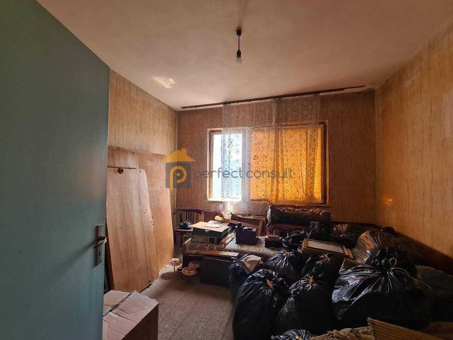 Продава се Тристаен апартамент в Пловдив, Въстанически - 68 кв.м за 1515 €/кв.м - Снимка #2