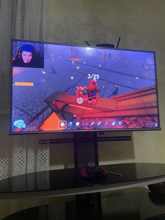 Телевизор TCL в хорошем состояние