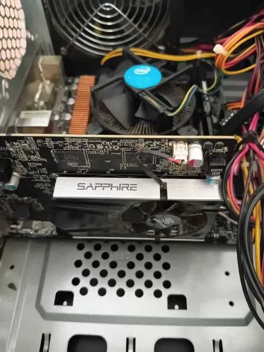 Настолен Компютър