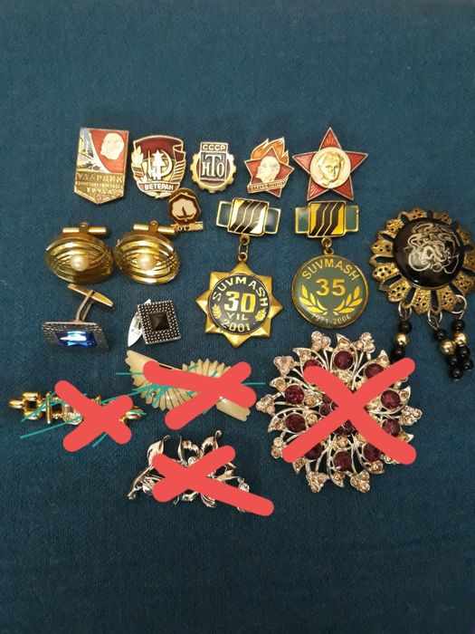 СССР серебро и бижутерия,брошки,бусы,серьги, значки, см.все фото