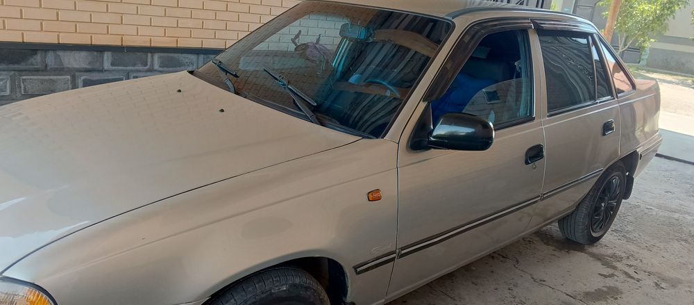 Nexia 2006. Xolati ajoyib. Yurip turgan moshina