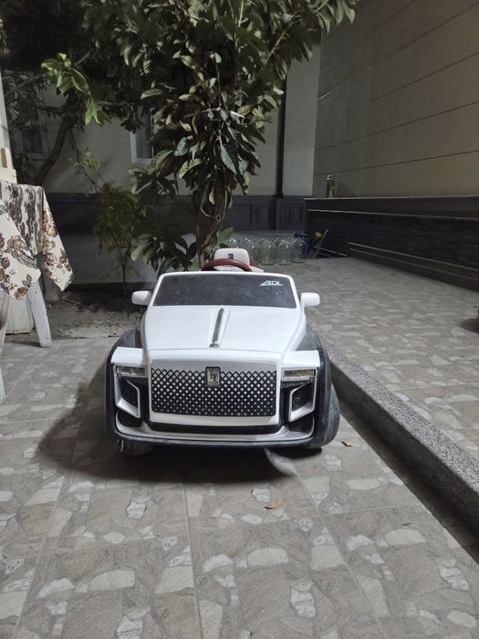 Rolce Roys elektromobilchasi