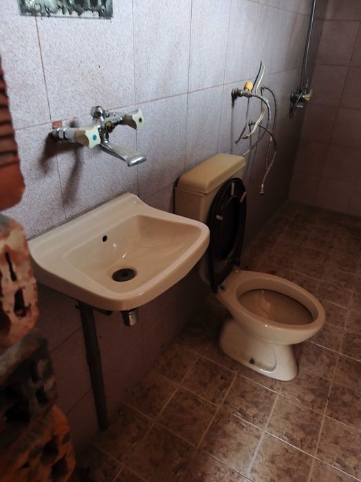 къща, Костенец,  РЗП 75м2 , двор 902 м2 , двоен гараж и къща за гости