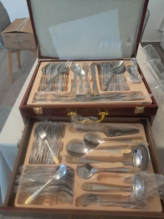 Set de tacâmuri auri arginti 84 piese de 12 persoane