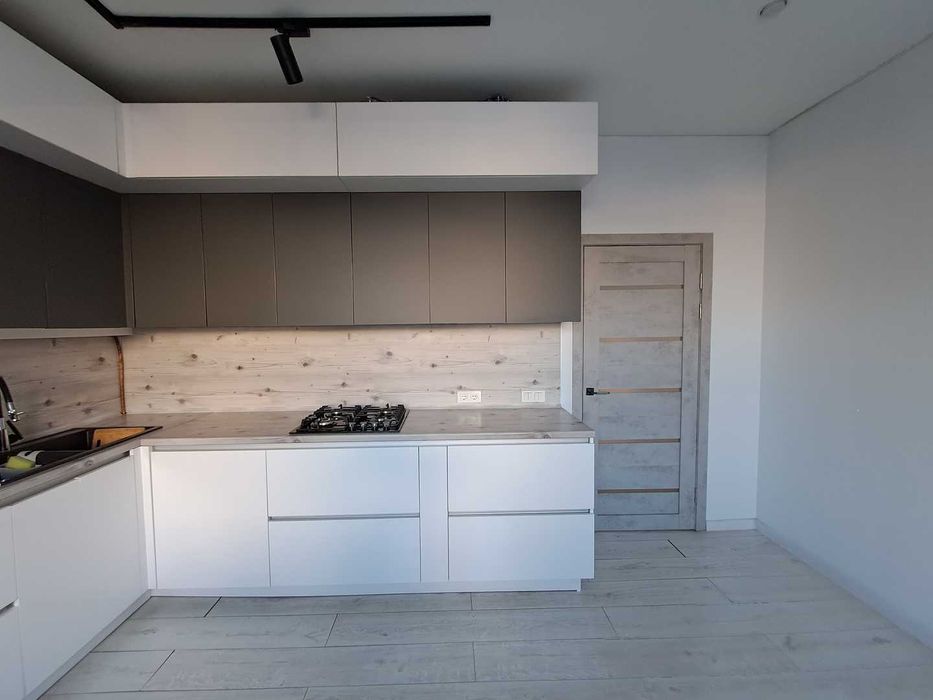 Продам 6 комнатный дом