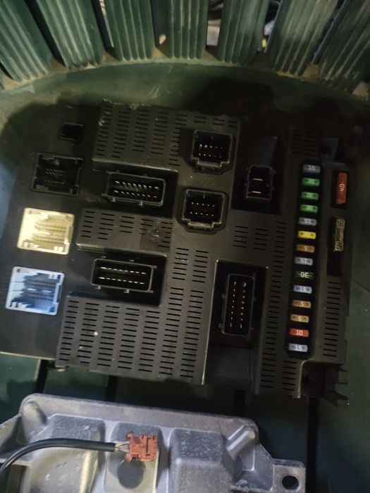 Kit pornire Calculator motor ECU Peugeot 207 1.4i cod 9663380880 IAW6L