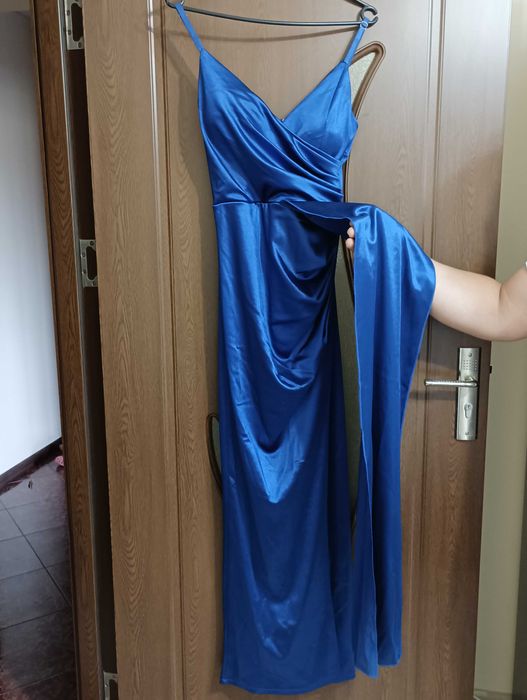 Официална рокля с цепка