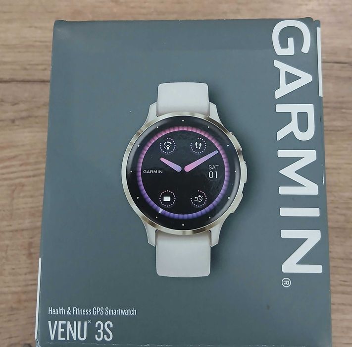 Часовник Garmin VENU 3S