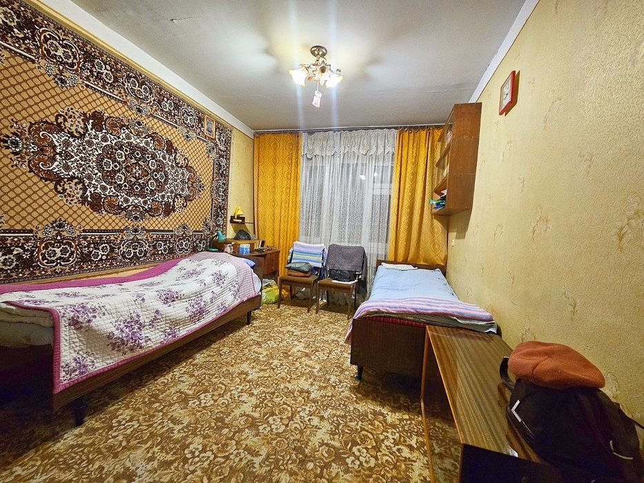 Чиланзар 23-й квартал Трёхкомнатная Балкон-Лоджия 2х6 метра кирпичный