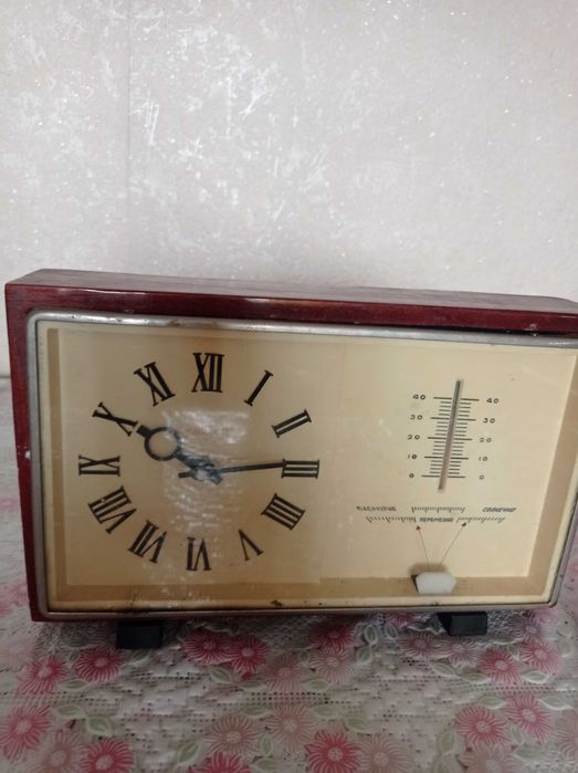 Продаем часы Маяк (старинные)