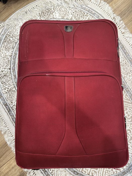 Продам чемодан большой прочный