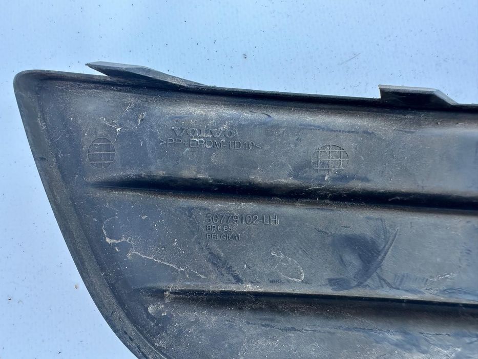 Grila bara stanga fata fara proiector Volvo V50 2007-2012 30779102