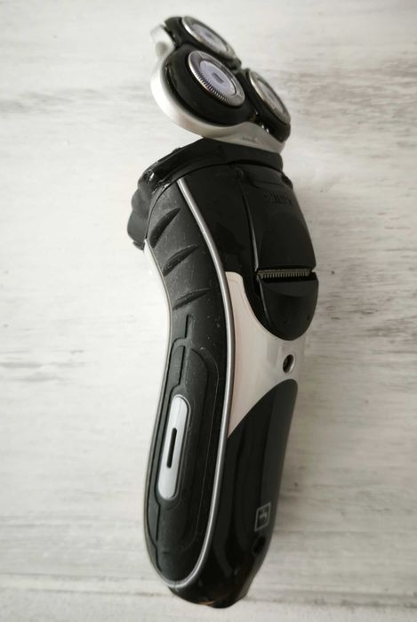 Електрическа самобръсначка Phillips