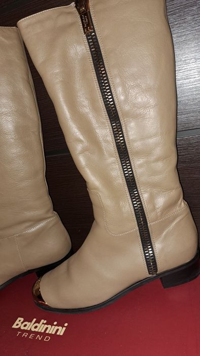 Женские зимние сапоги.