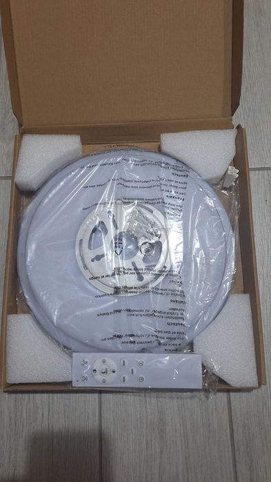 Нова LED лампа / плафон с дистанционно 24W (Регулиране на светлината)  Описание: Продавам чисто нов, неизползван LED плафон (таванна лампа).