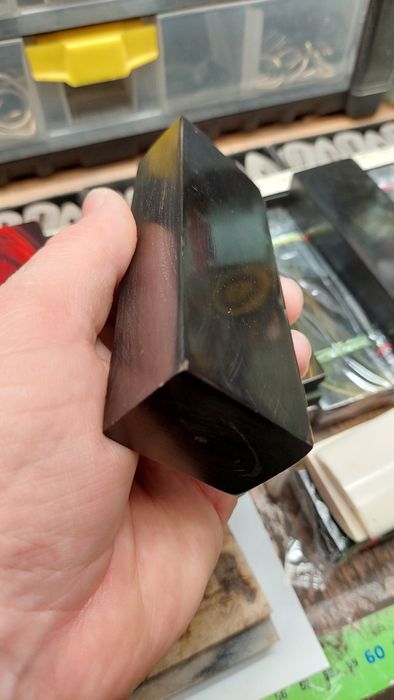 Материали за дръжки на ножове