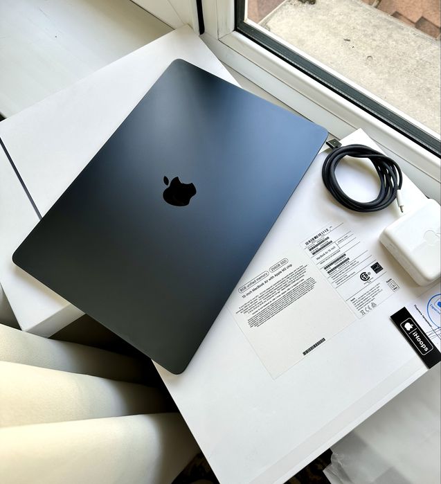 MacBook Air M2 15-inch Midnight 8/256GB