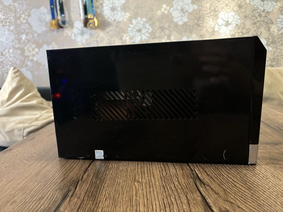 UPS Источник безперебойного питания