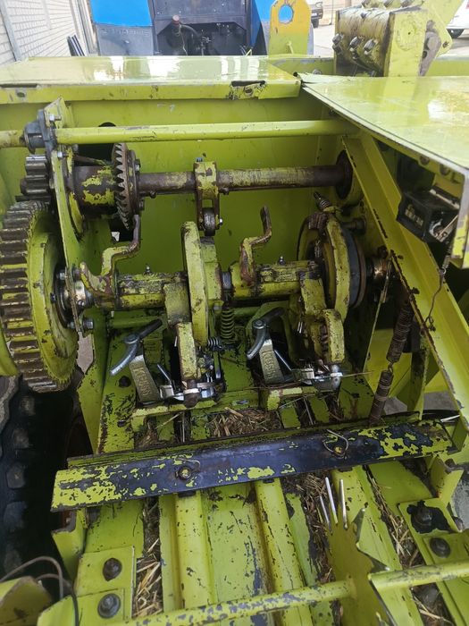 Пресс подборщик корейский