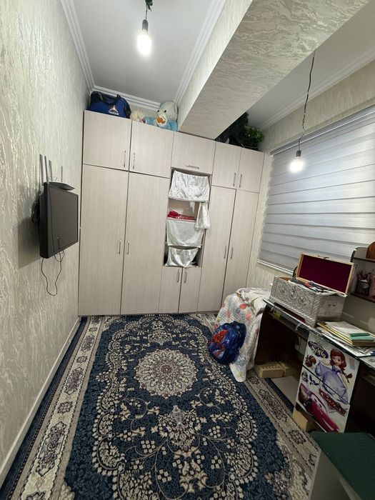 Юнусабад 4 квартал. Продается квартира 2/9/11