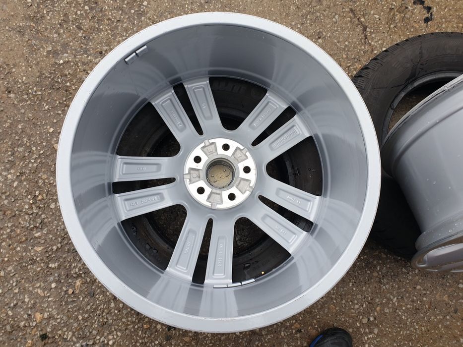 Audi Q7, SQ7  4M0601025G