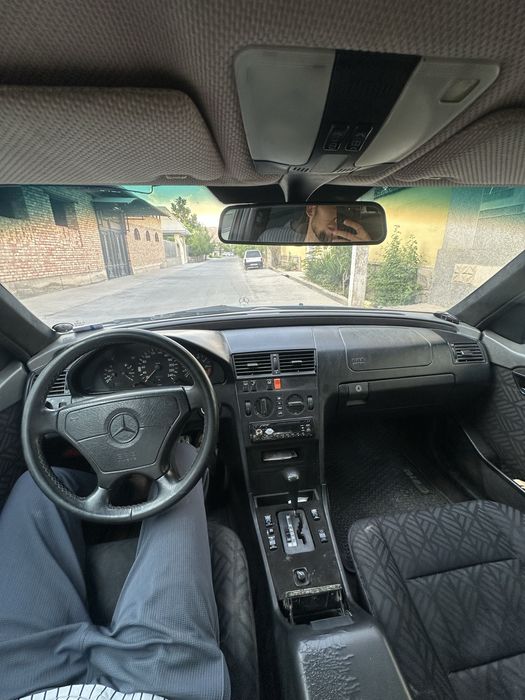 Mercedes-Benz W202 сотилади
