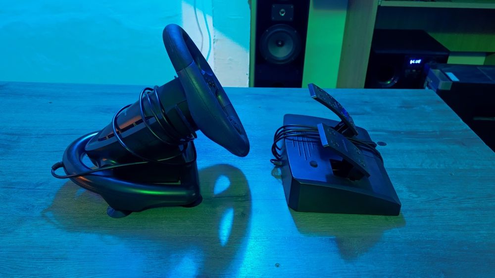 Волан и педали за компютър