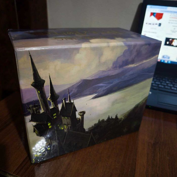 Harry Potter kitoblari (inglizcha) to'liq to'plam sotiladi. ORIGINAL