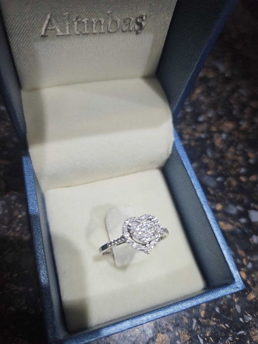 Пръстен от бяло злато и диаманти на Altinbas